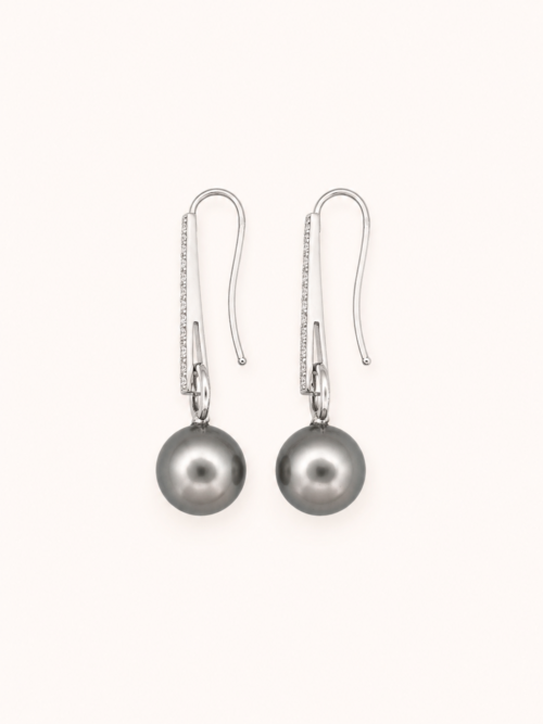 Boucles d’oreilles en or gris serties de diamants et de perles noires - Les Amoureux au Kiosque Peynet
