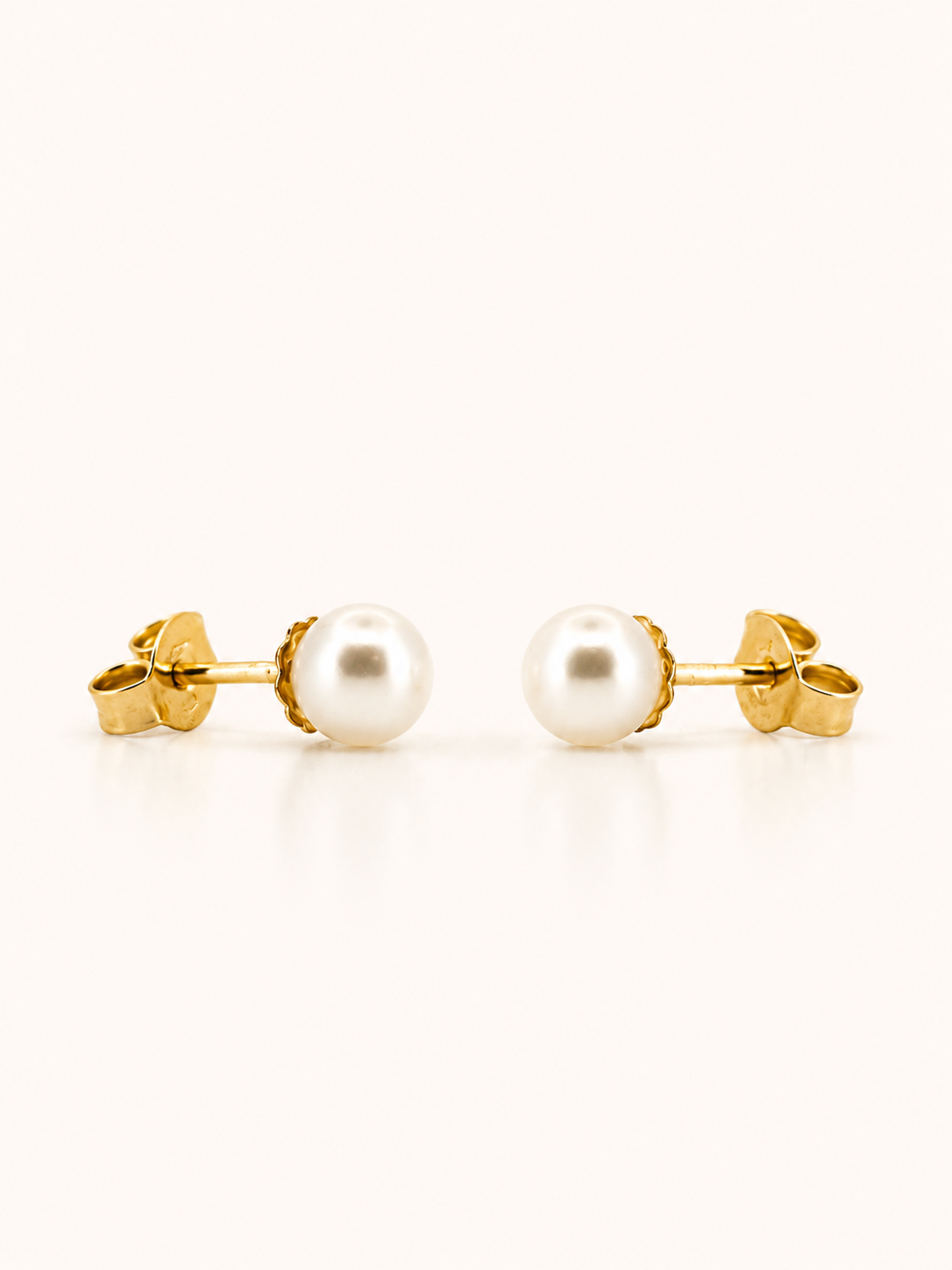 Boucles d’oreilles en or jaune serties de perles - Les Amoureux au Kiosque Peynet