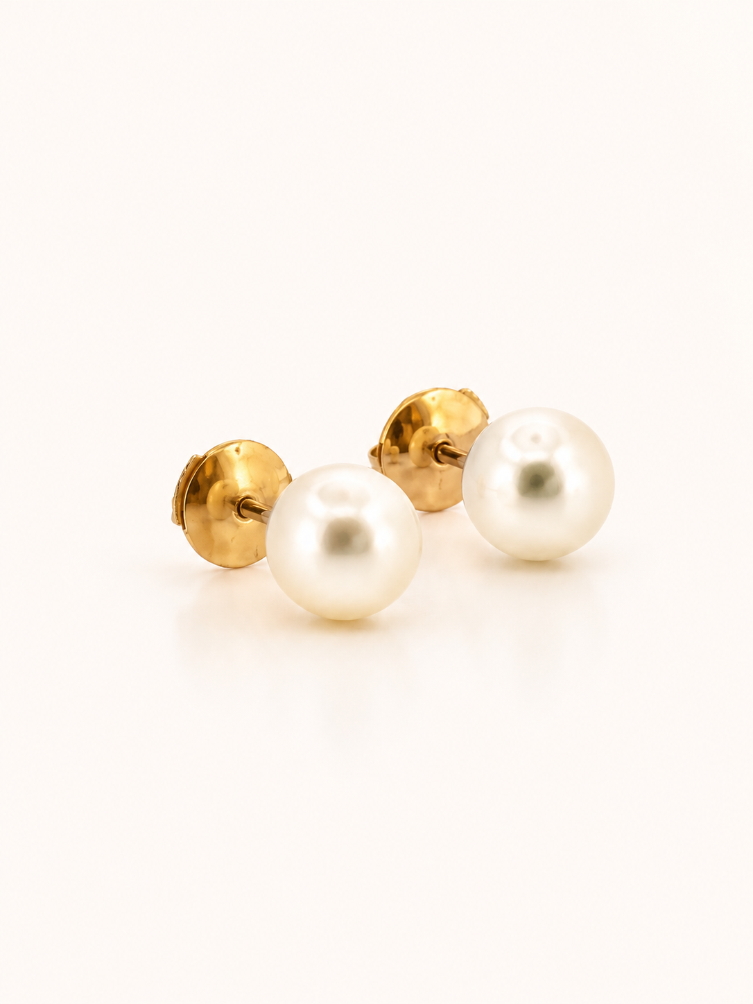 Boucles d’oreilles en or jaune serties de perles - Les Amoureux au Kiosque Peynet