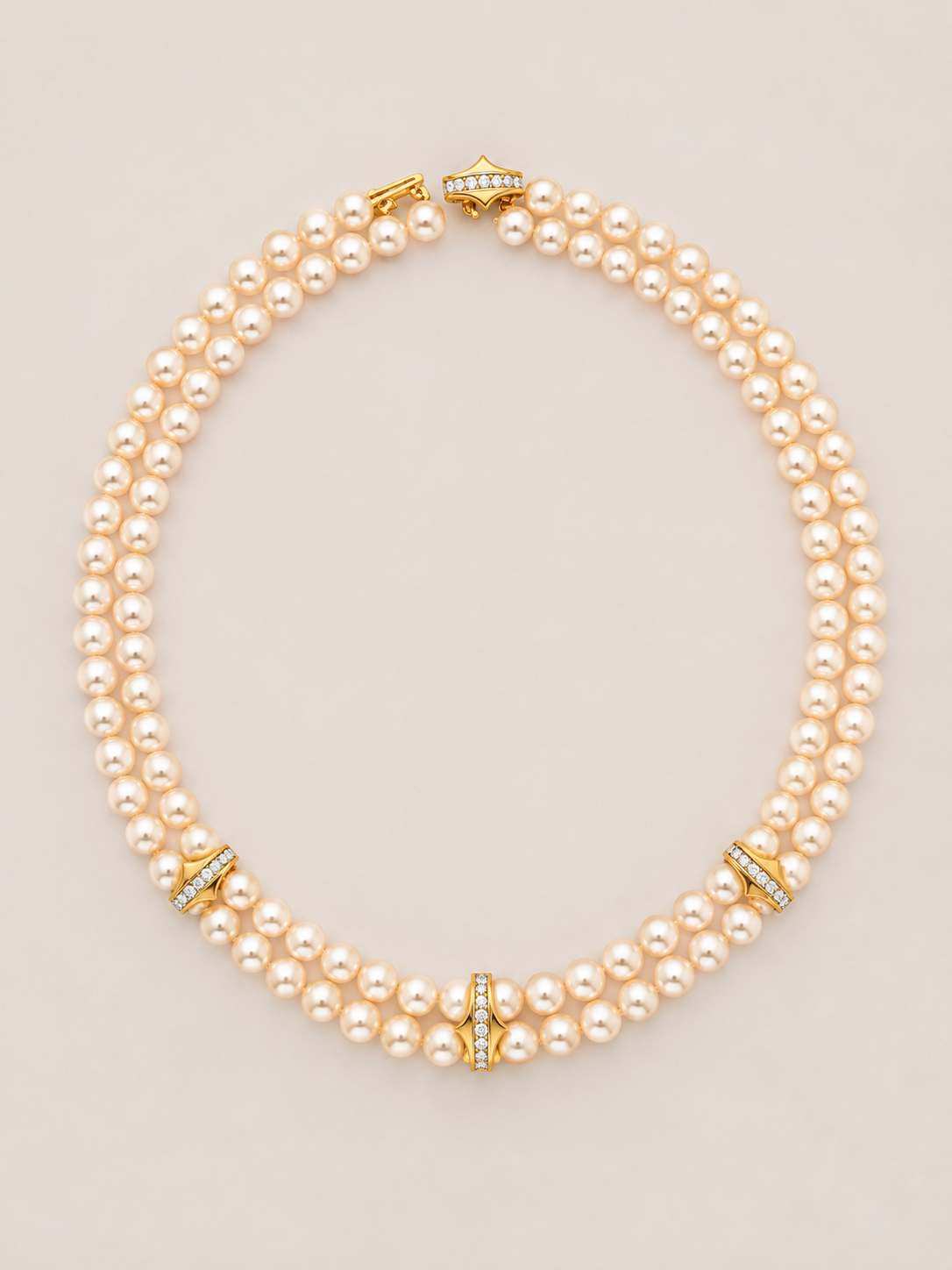 Collier de perles naturelles serti de diamants - Les Amoureux au Kiosque Peynet